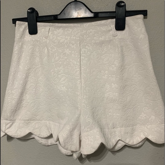 Monteau Pants - 3/$20 Sale! Monteau Ivory Floral Scalloped Shorts